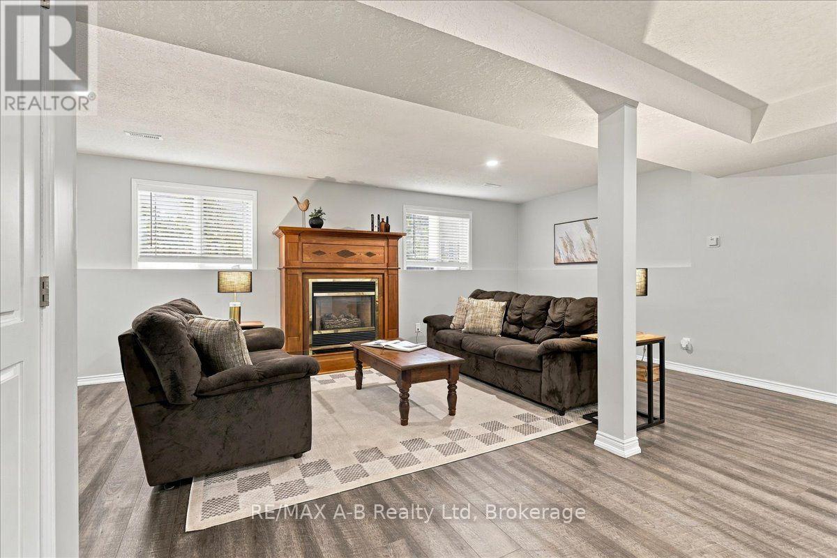 194 Norwood Court Property Photo 26