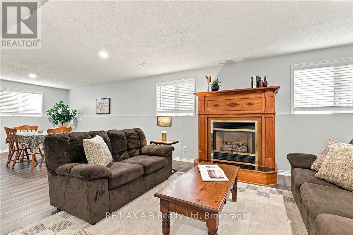 194 Norwood Court Property Photo 27