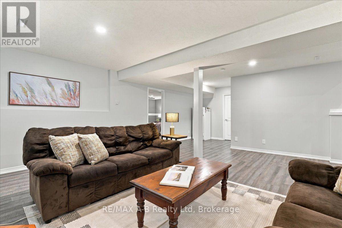 194 Norwood Court Property Photo 29