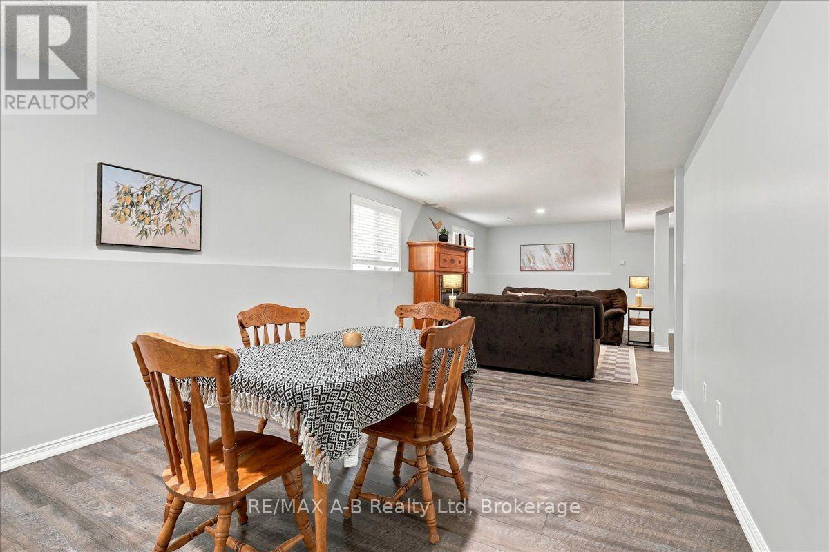 194 Norwood Court Property Photo 30
