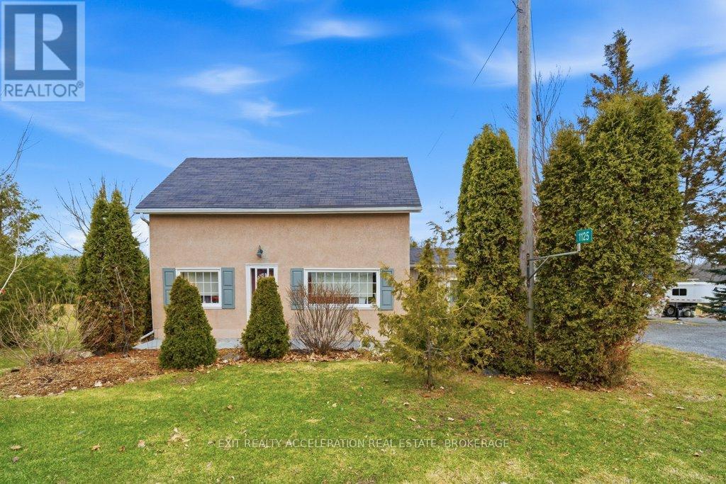 1125 County Rd 1 E Property Photo 3