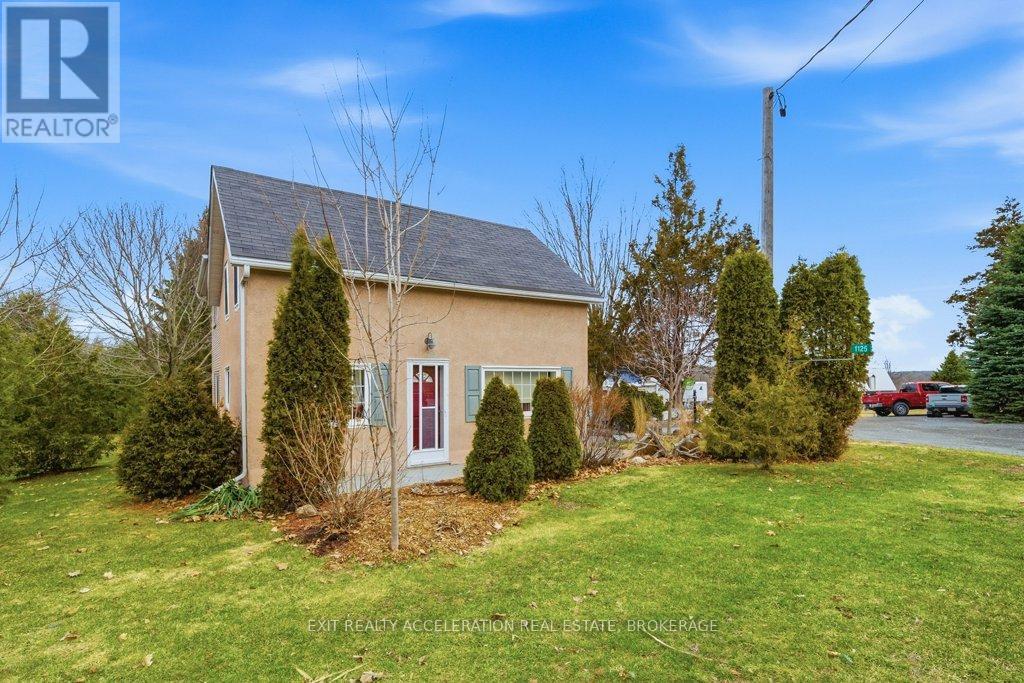 1125 County Rd 1 E Property Photo 4