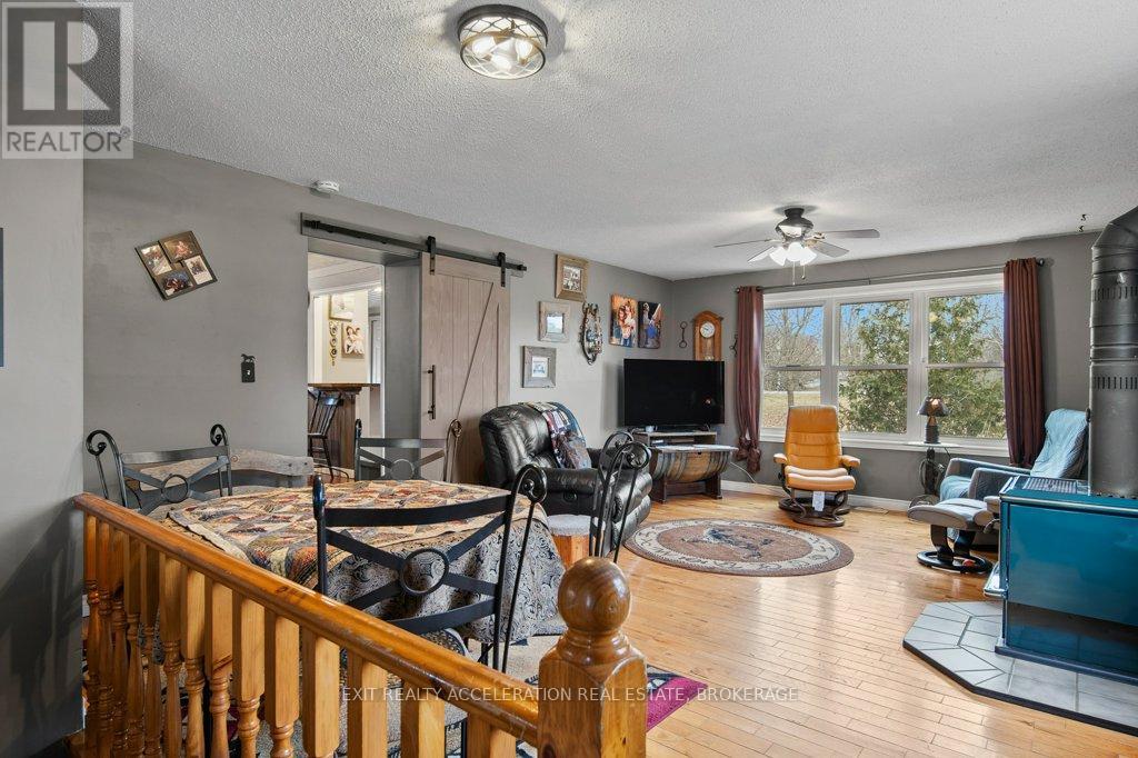 1125 County Rd 1 E Property Photo 10