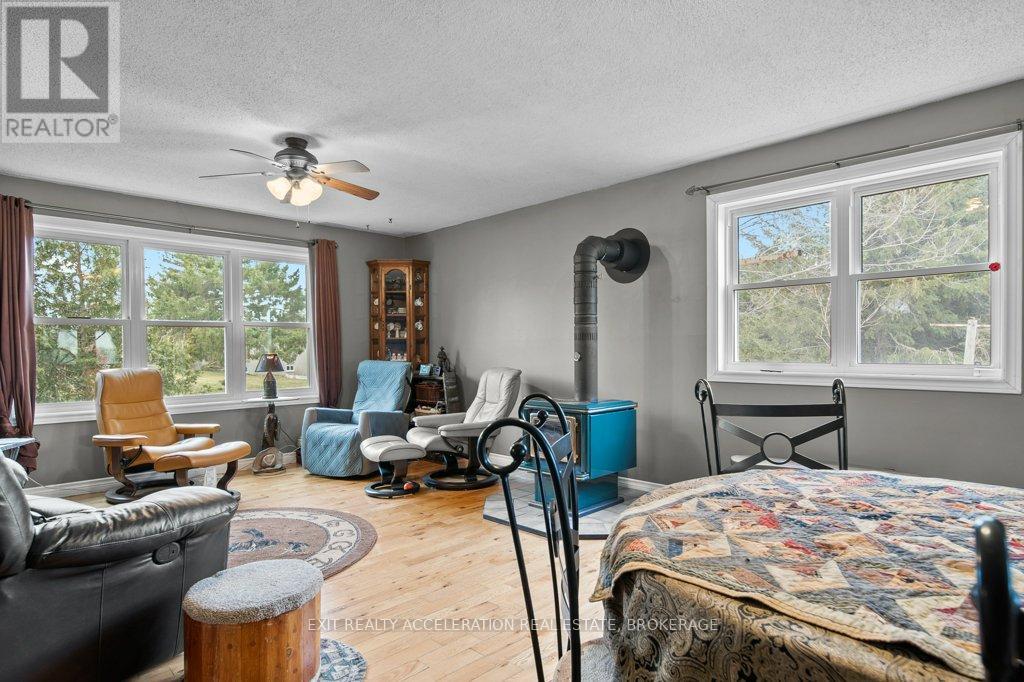 1125 County Rd 1 E Property Photo 11