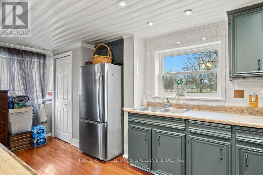 1125 County Rd 1 E Property Photo 13