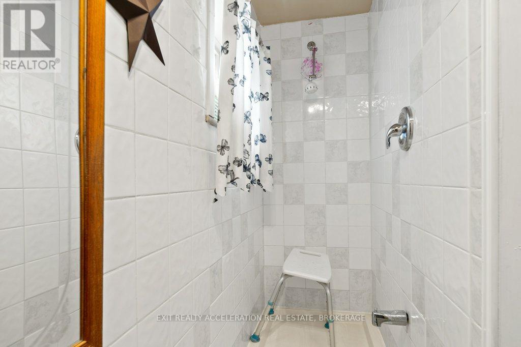 1125 County Rd 1 E Property Photo 16