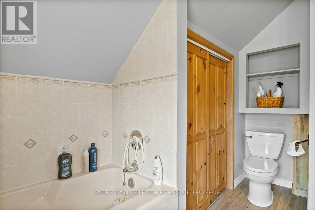 1125 County Rd 1 E Property Photo 20