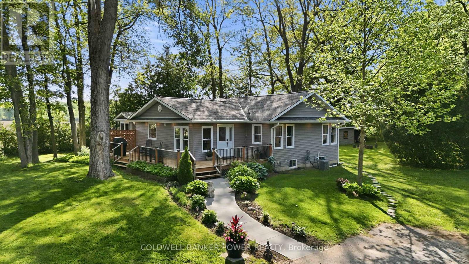 26041 Queens Line Property Photo 1
