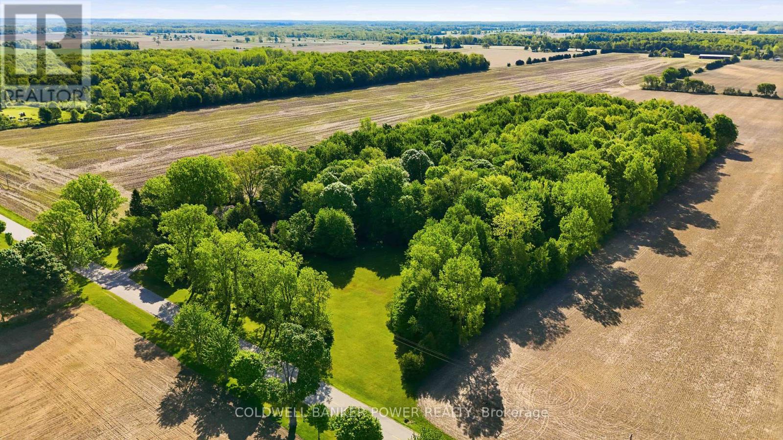 26041 Queens Line Property Photo 2