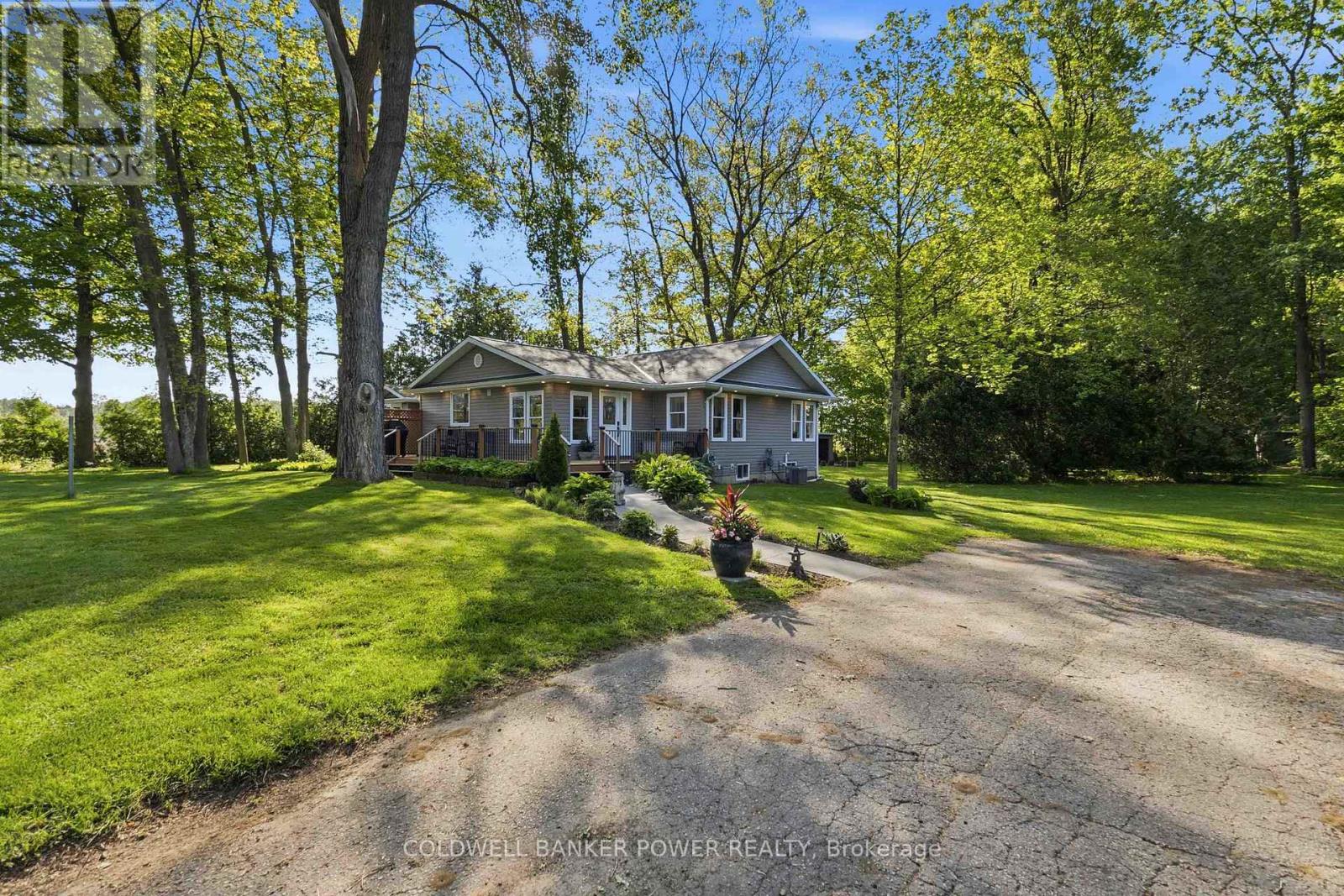 26041 Queens Line Property Photo 5