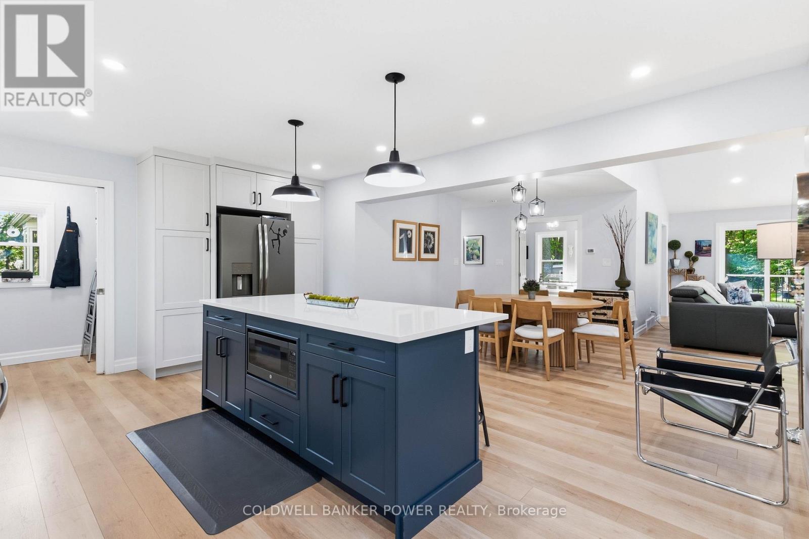 26041 Queens Line Property Photo 9