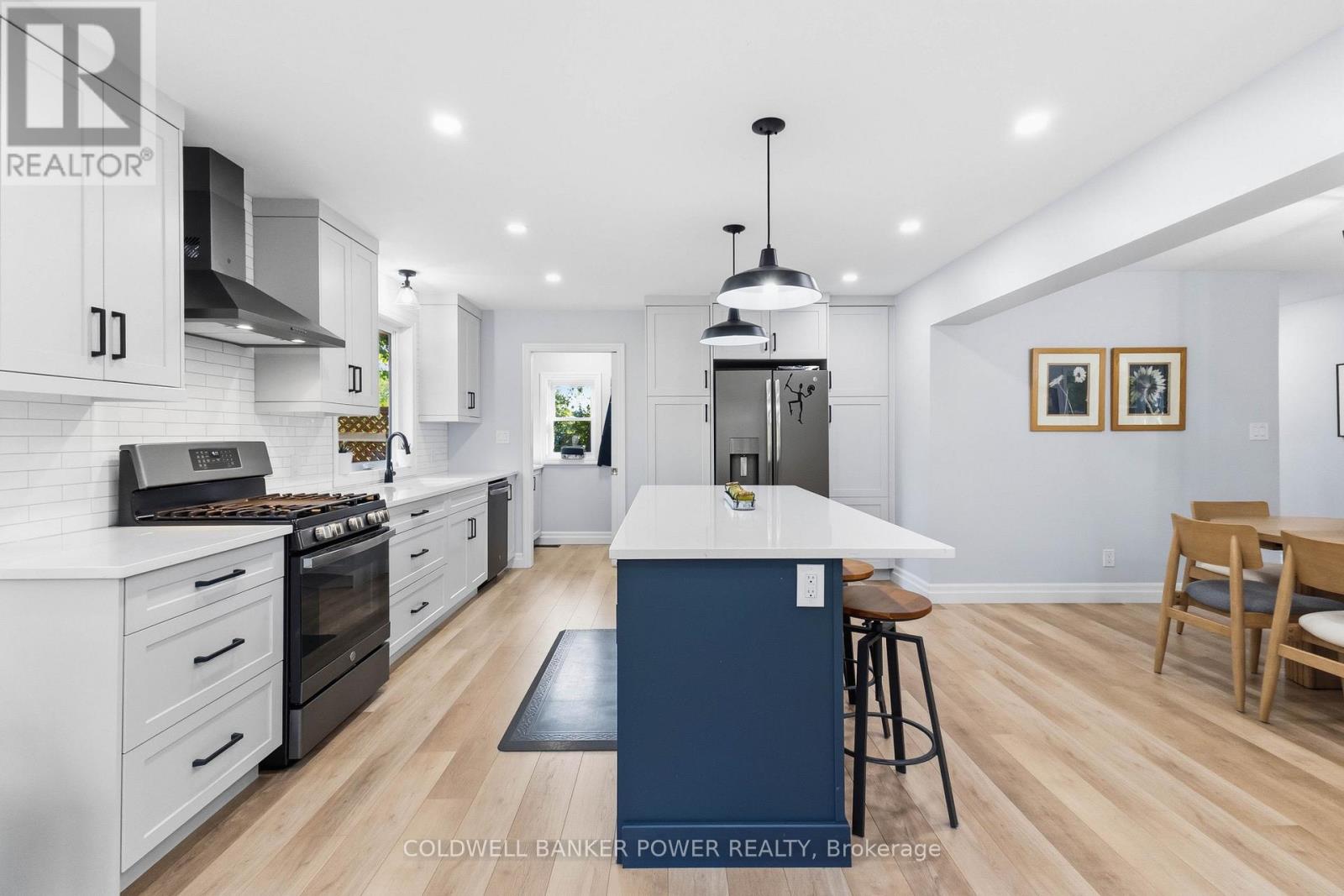 26041 Queens Line Property Photo 10