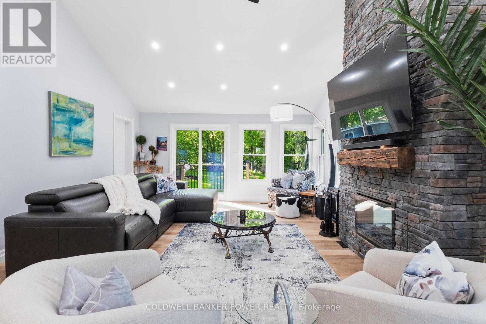 26041 Queens Line Property Photo 18