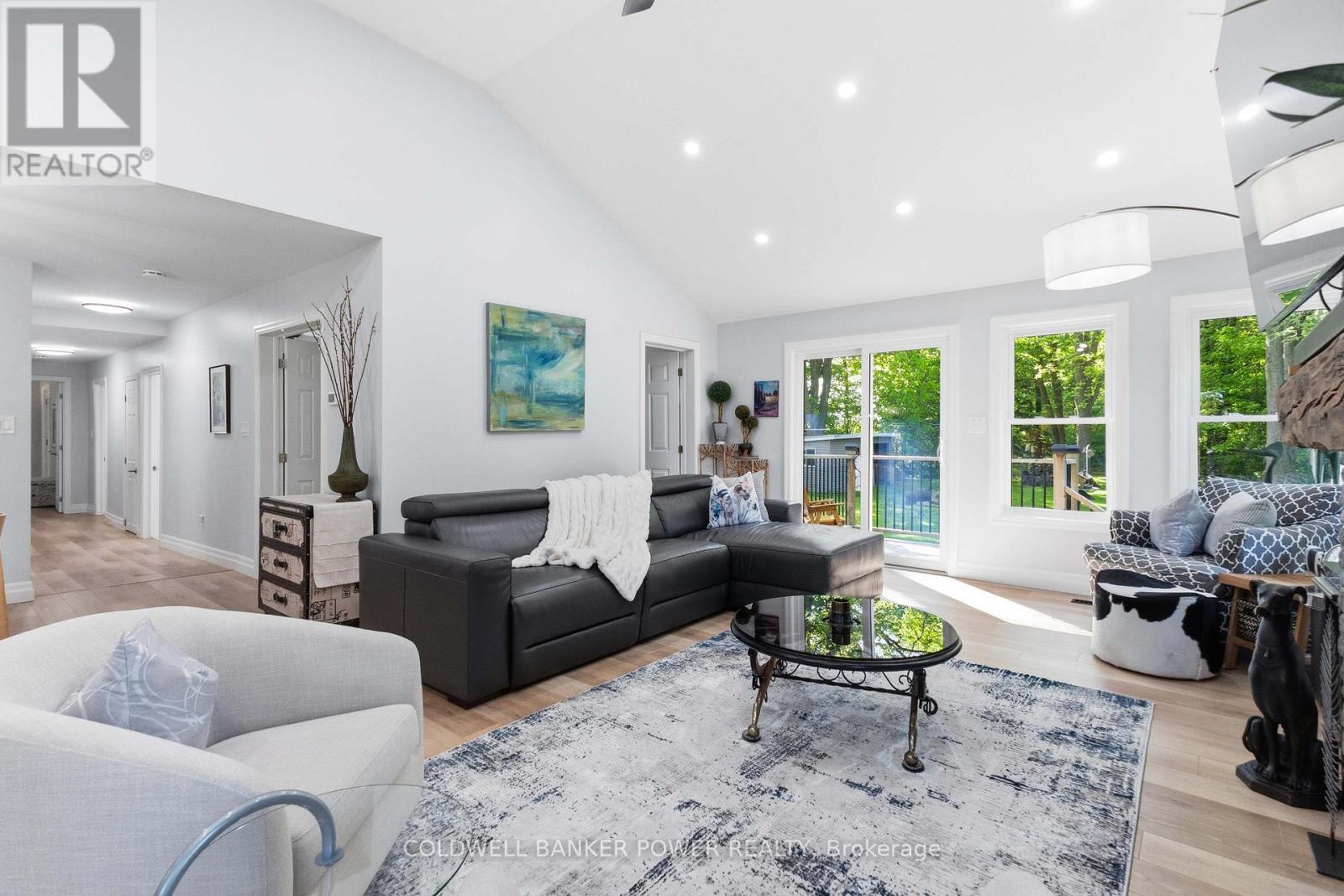 26041 Queens Line Property Photo 19