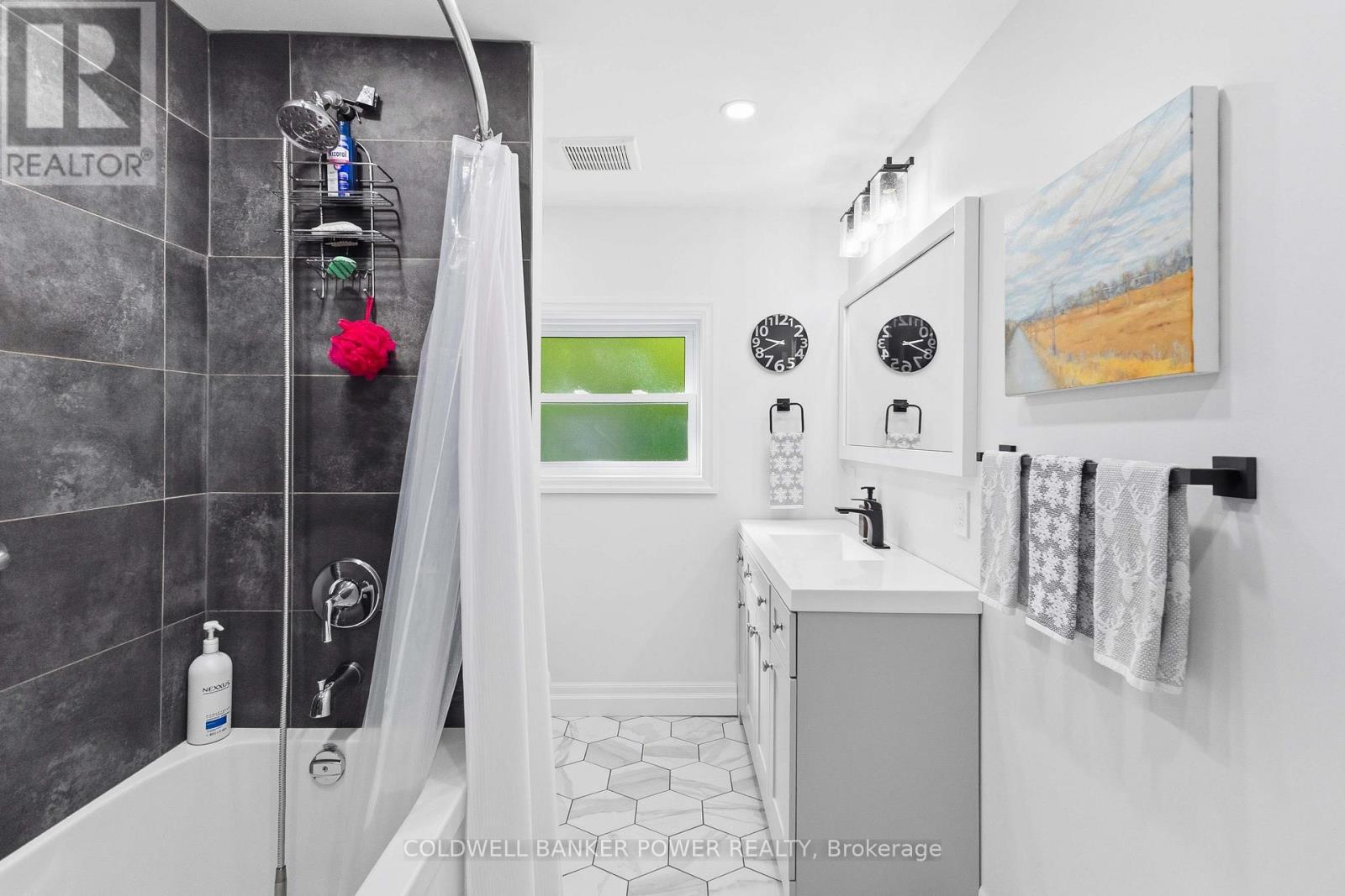 26041 Queens Line Property Photo 28