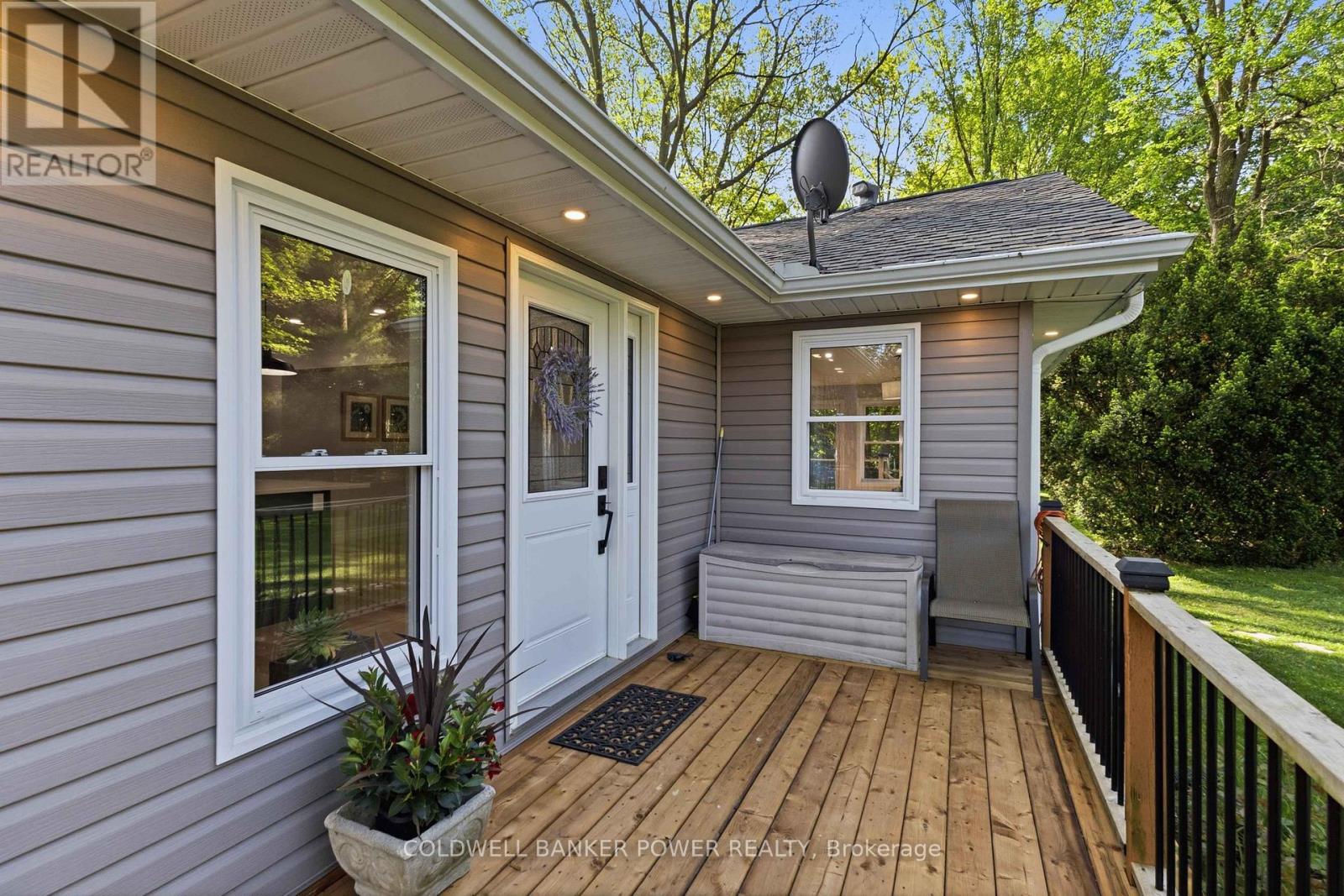 26041 Queens Line Property Photo 32