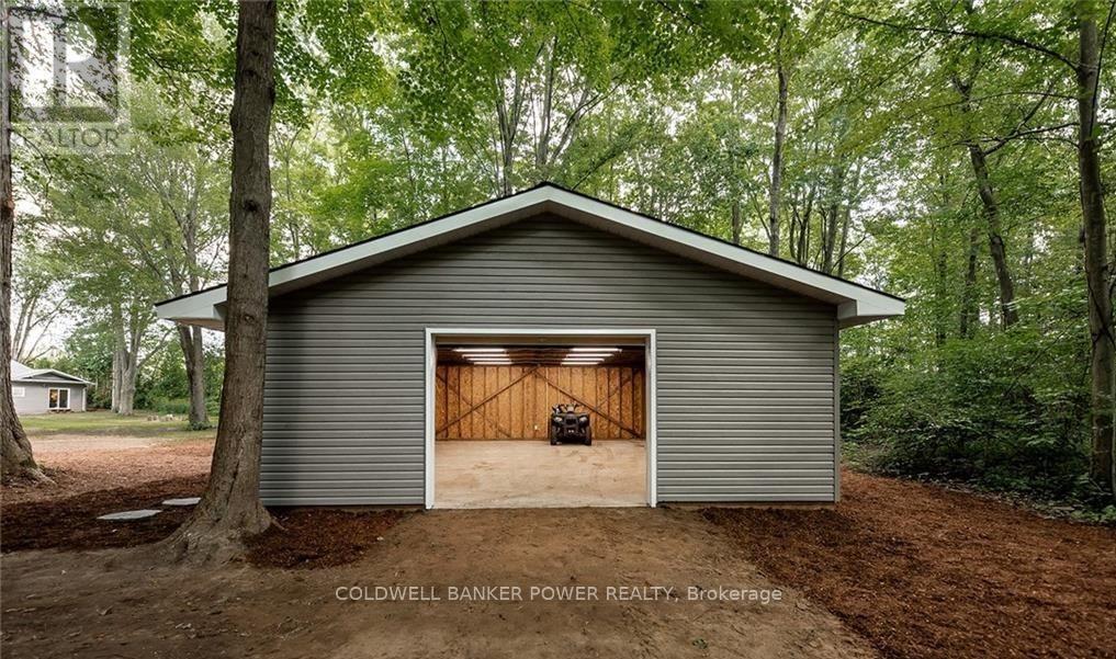 26041 Queens Line Property Photo 41