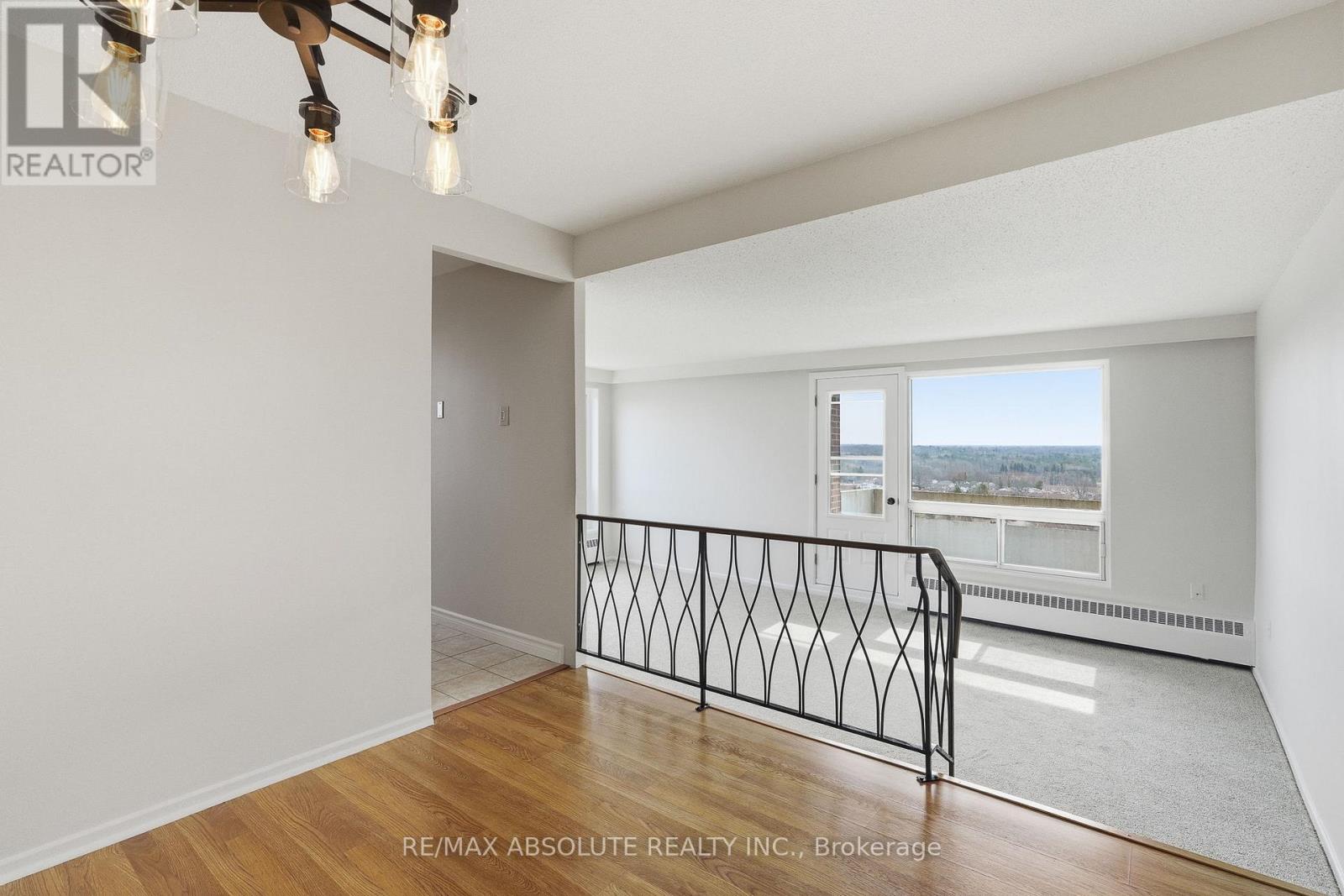 1010 - 915 Elmsmere Road Property Photo 8