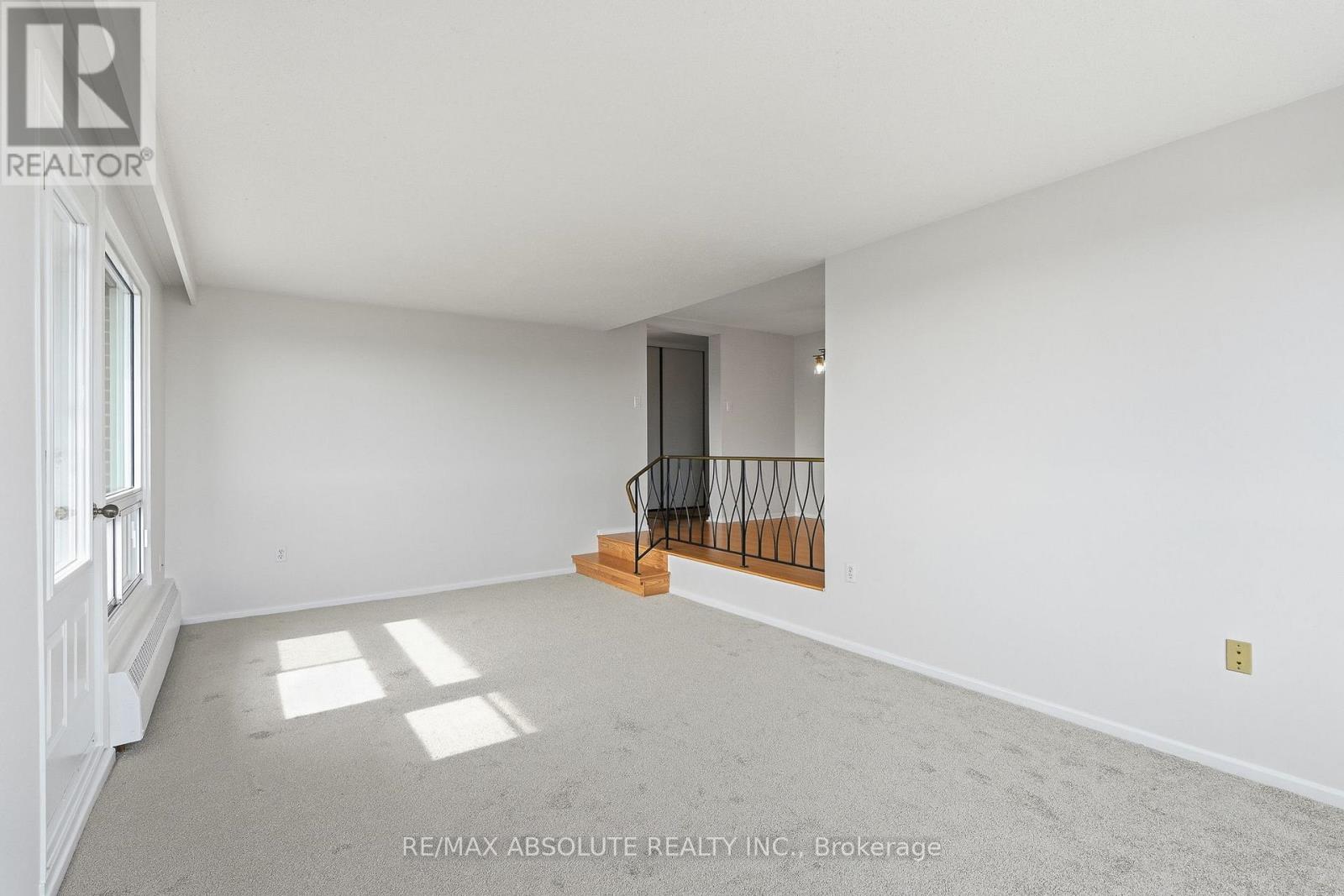 1010 - 915 Elmsmere Road Property Photo 12