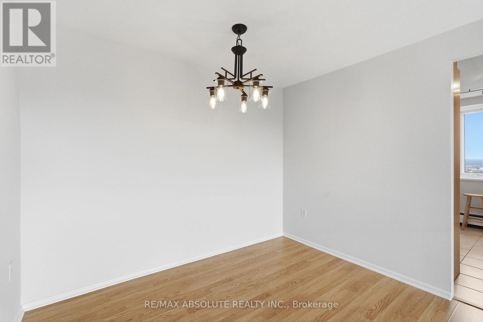 1010 - 915 Elmsmere Road Property Photo 13
