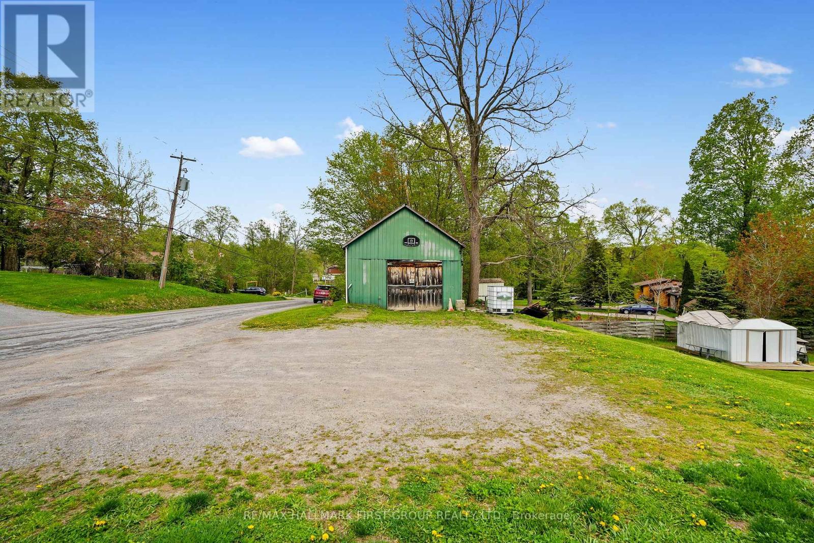19 Halstead Road Property Photo 33