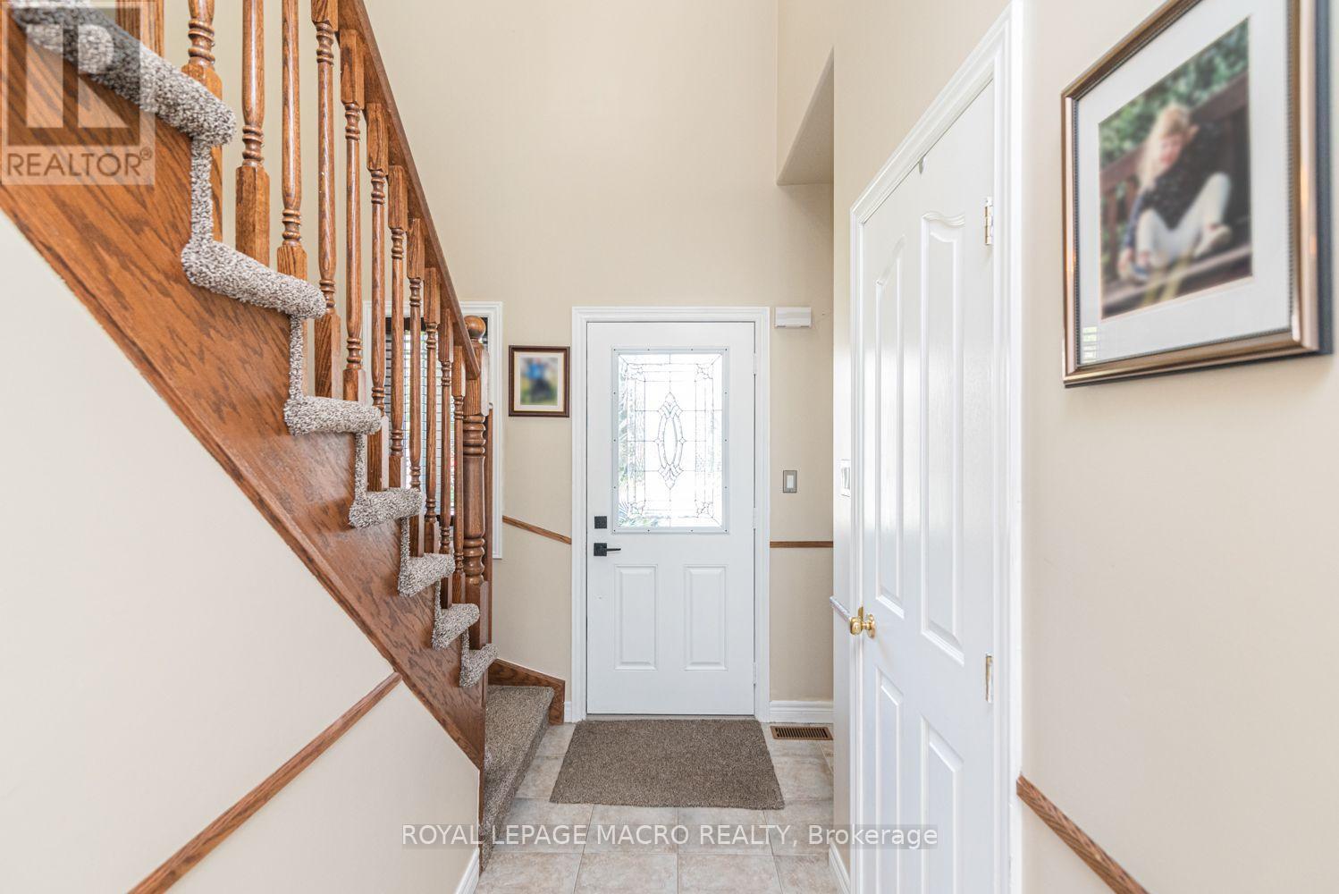 102 Willow Lane Property Photo 4