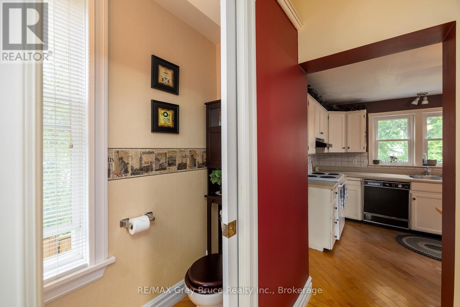 1591 5th Avenue W Property Photo 9