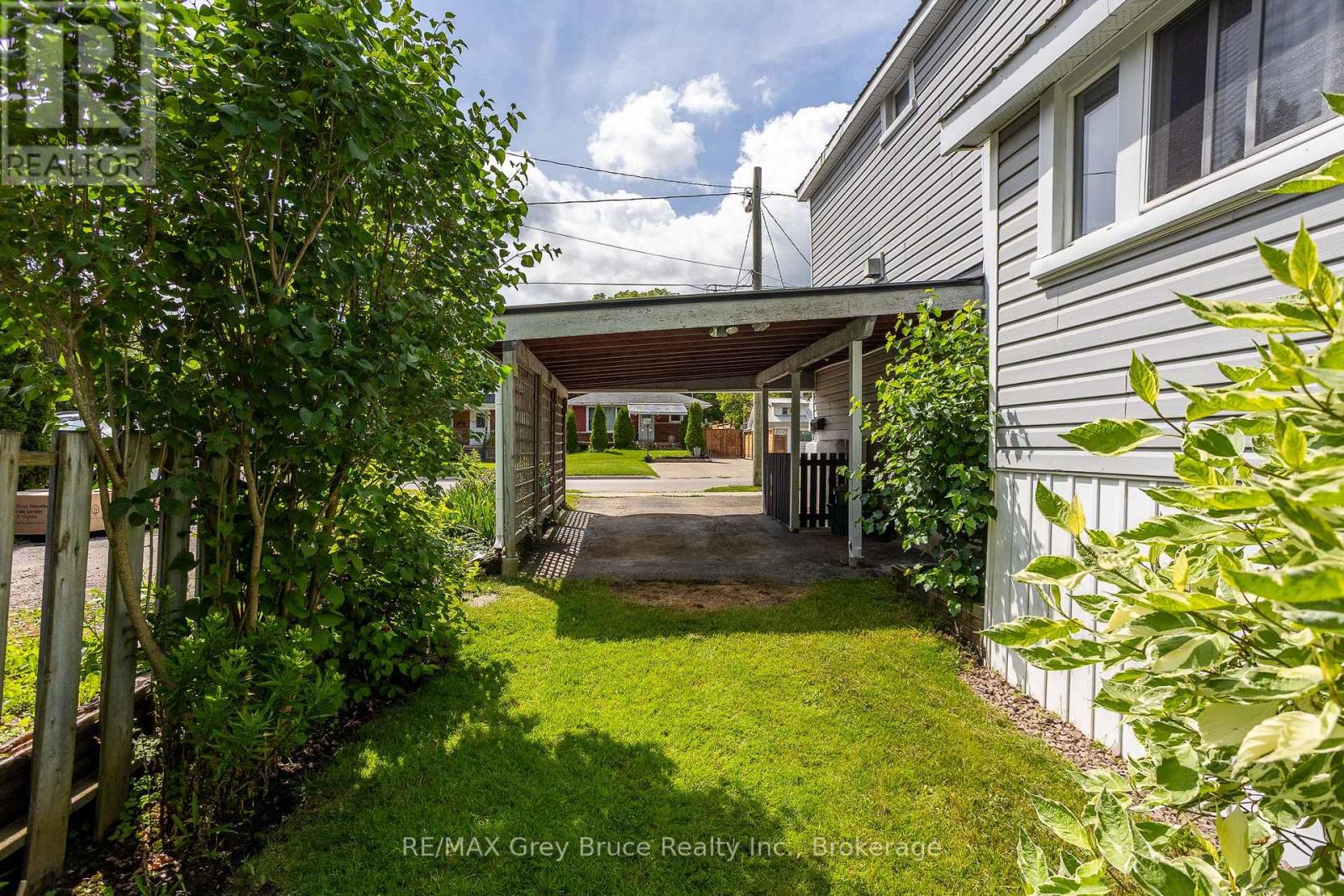 1591 5th Avenue W Property Photo 25