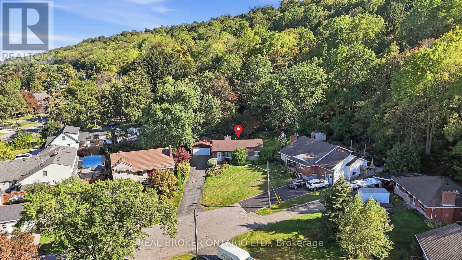 8 HILL PLACE Property Photo 1