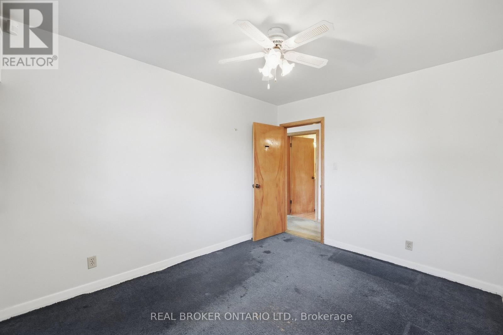 8 Hill Place Property Photo 15