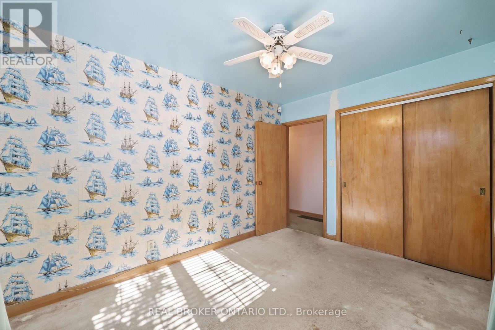 8 Hill Place Property Photo 16