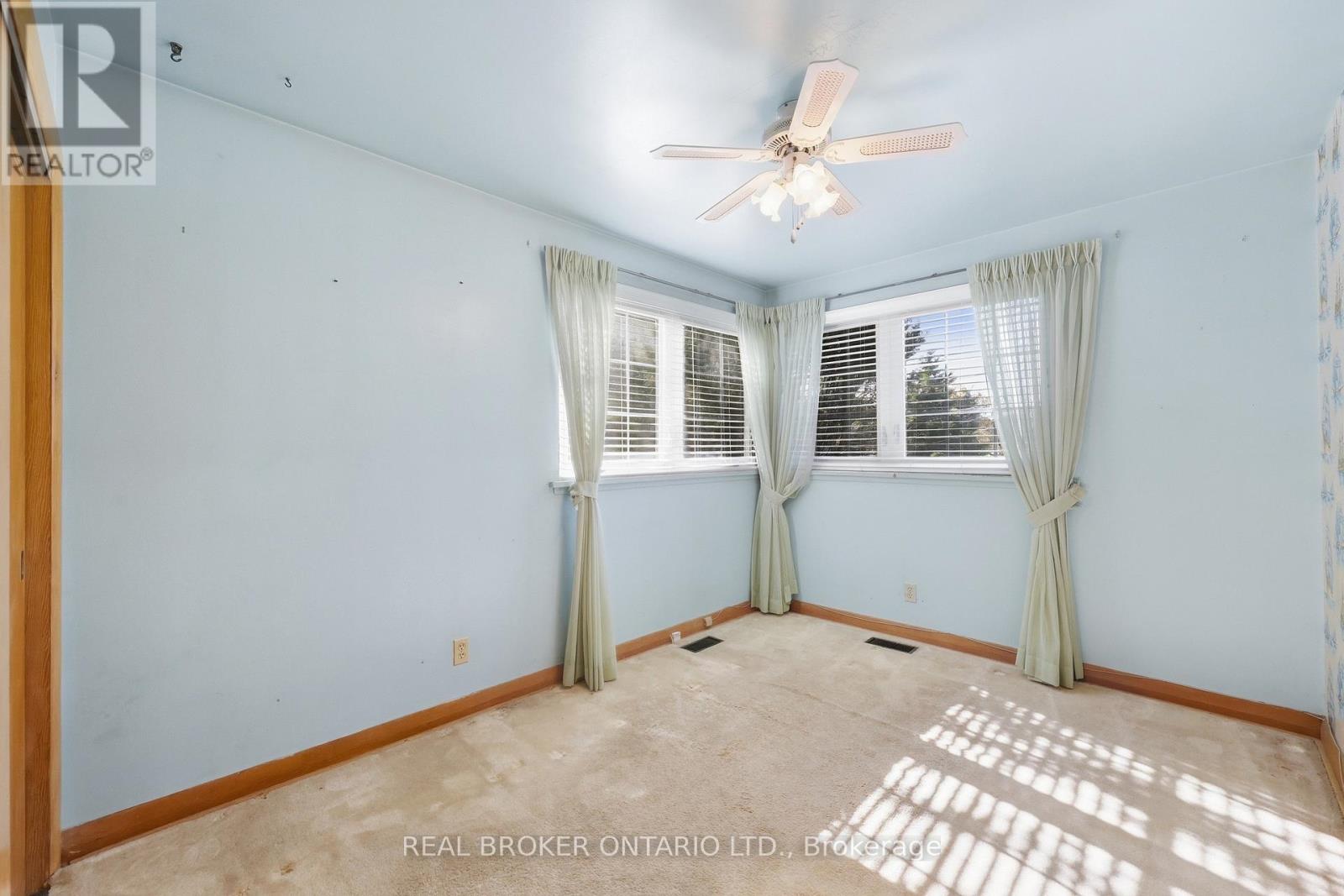 8 Hill Place Property Photo 18