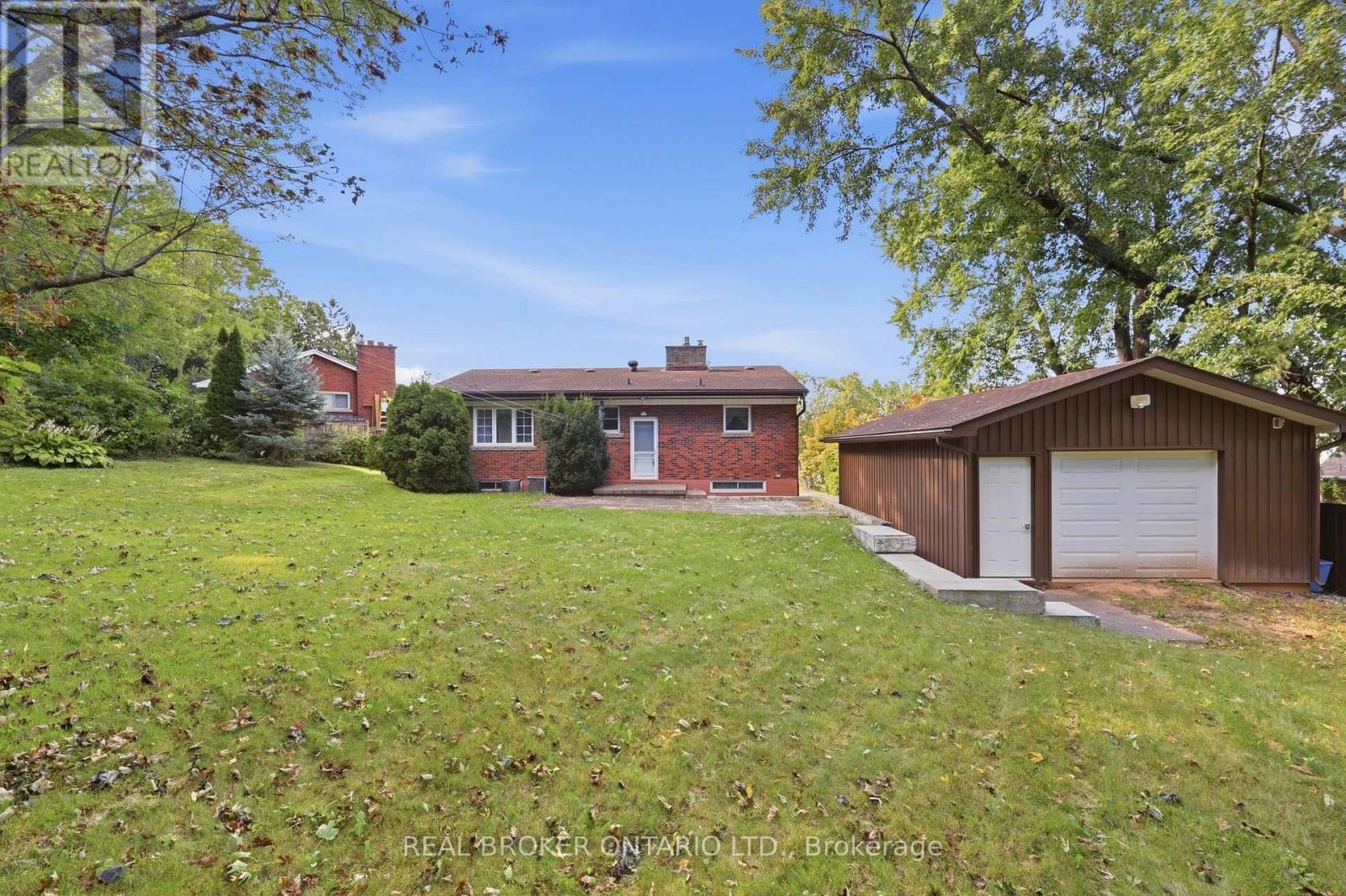 8 Hill Place Property Photo 32