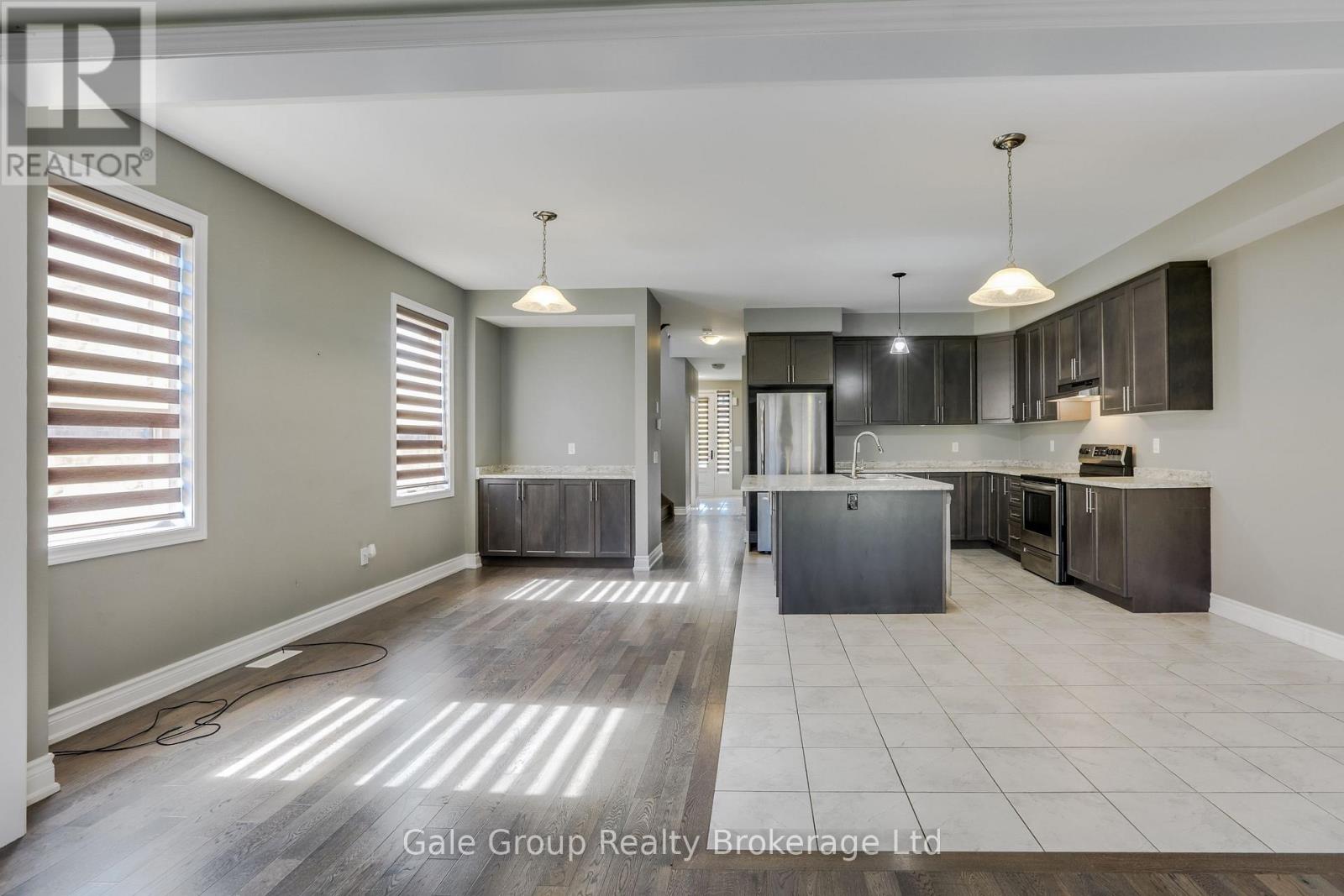 118 Huntingford Trail W Property Photo 14