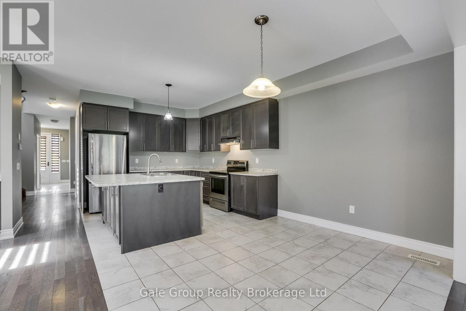118 Huntingford Trail W Property Photo 15