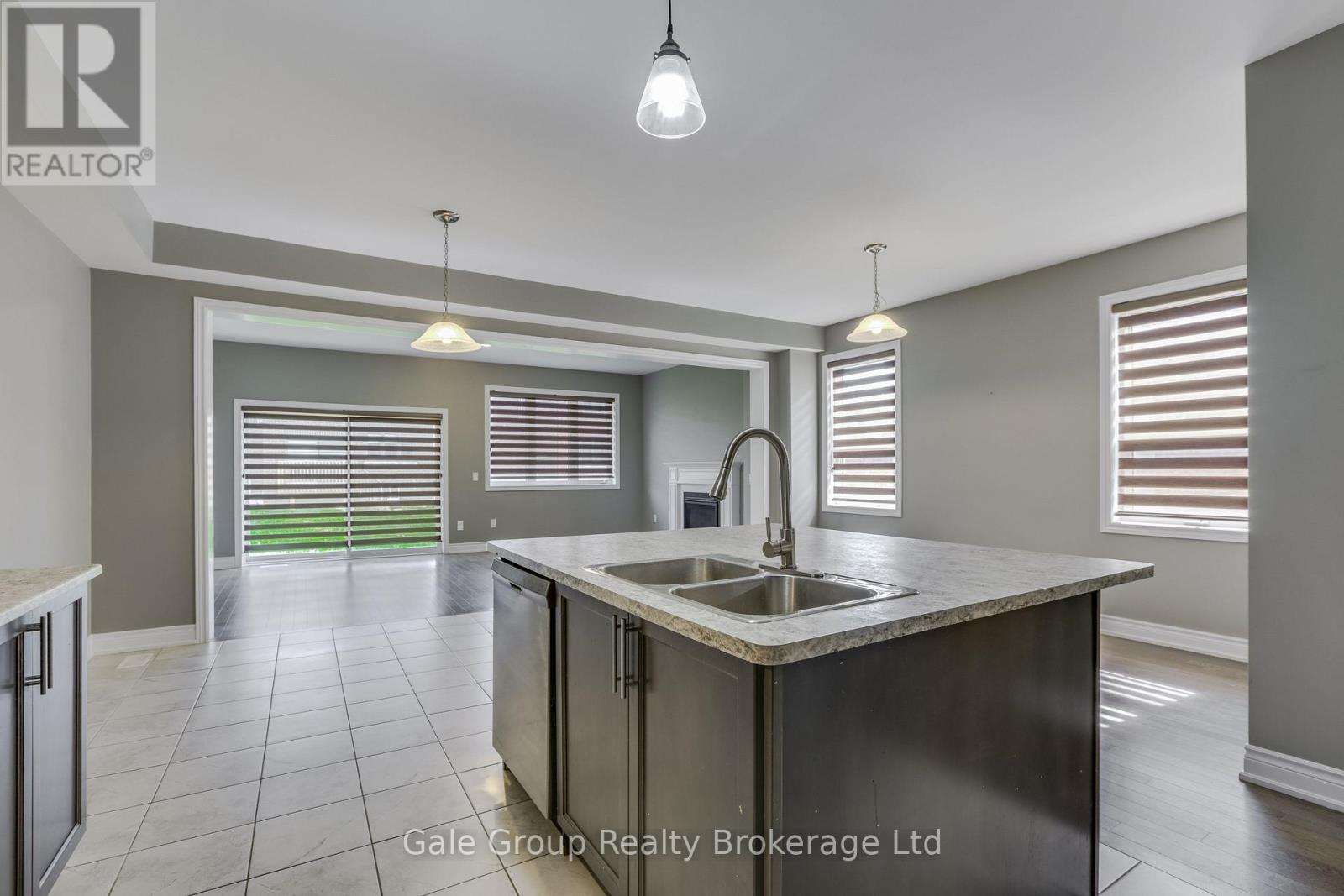 118 Huntingford Trail W Property Photo 17