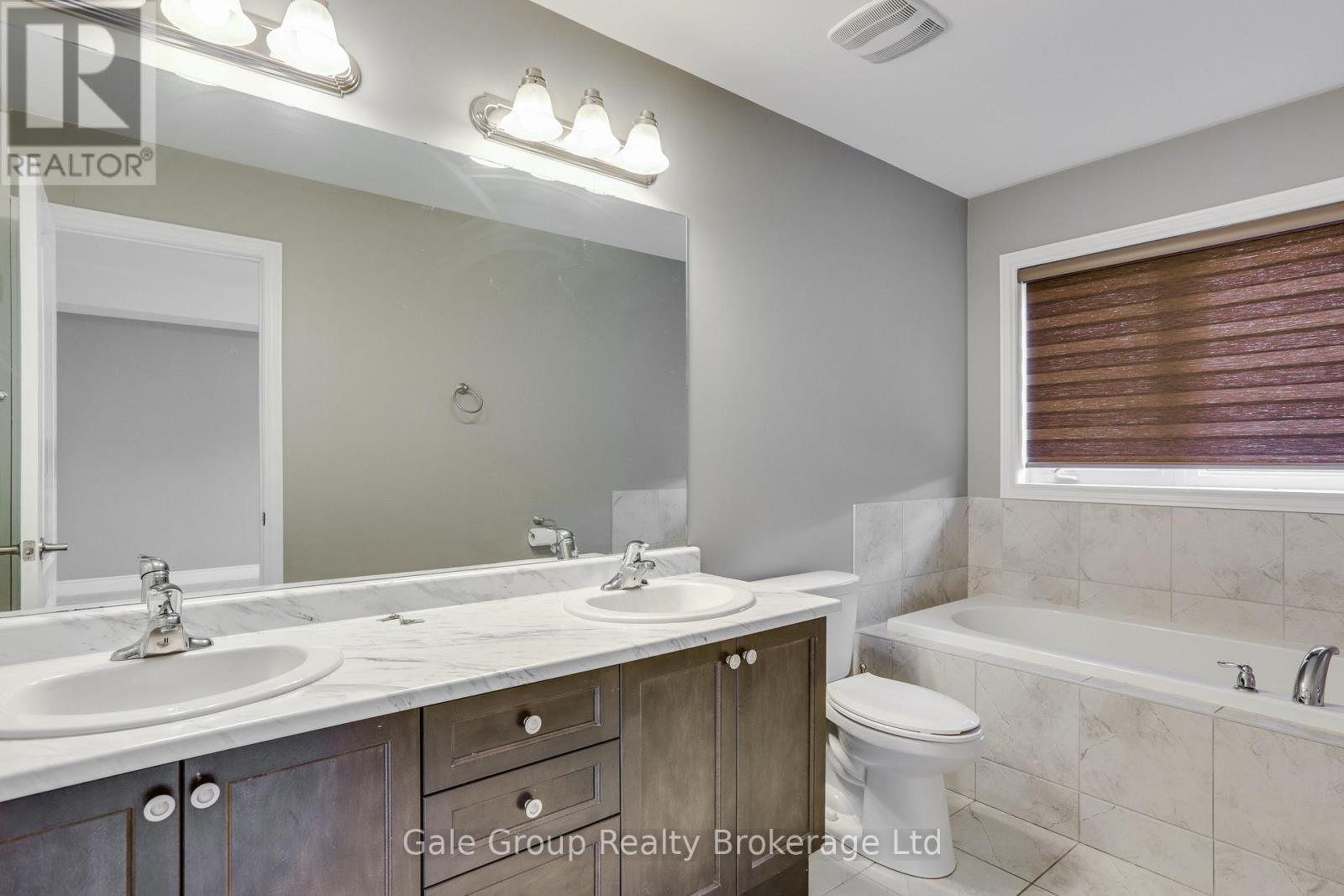 118 Huntingford Trail W Property Photo 23