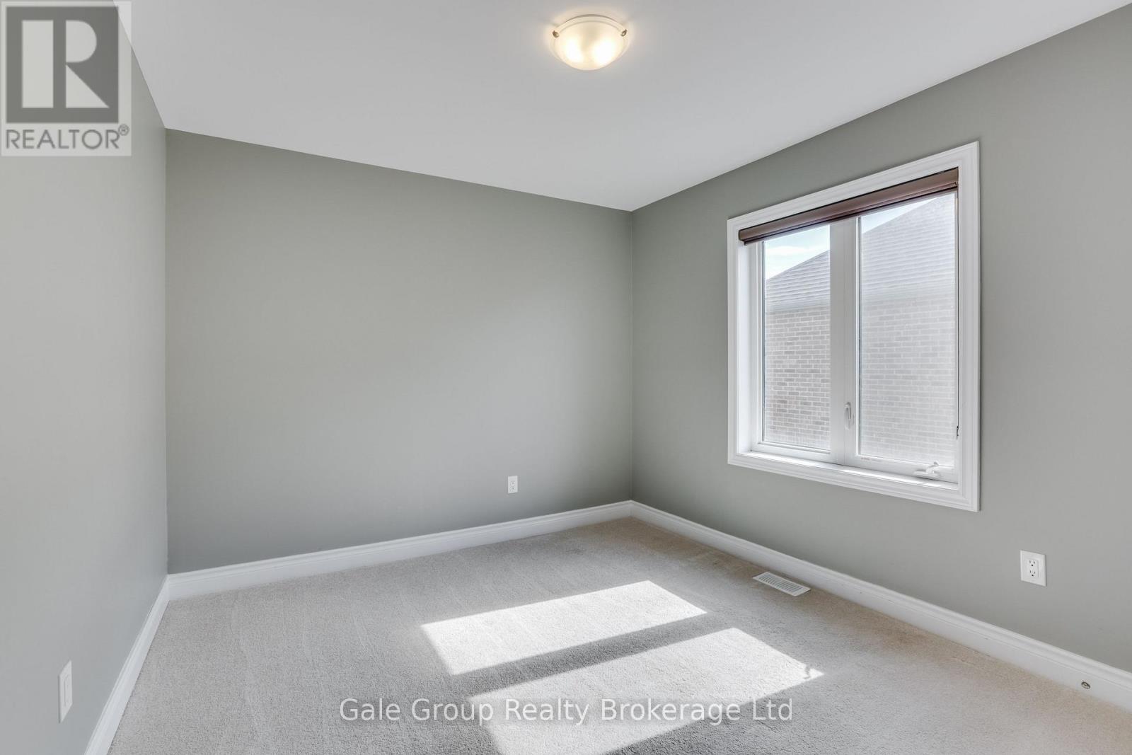 118 Huntingford Trail W Property Photo 26