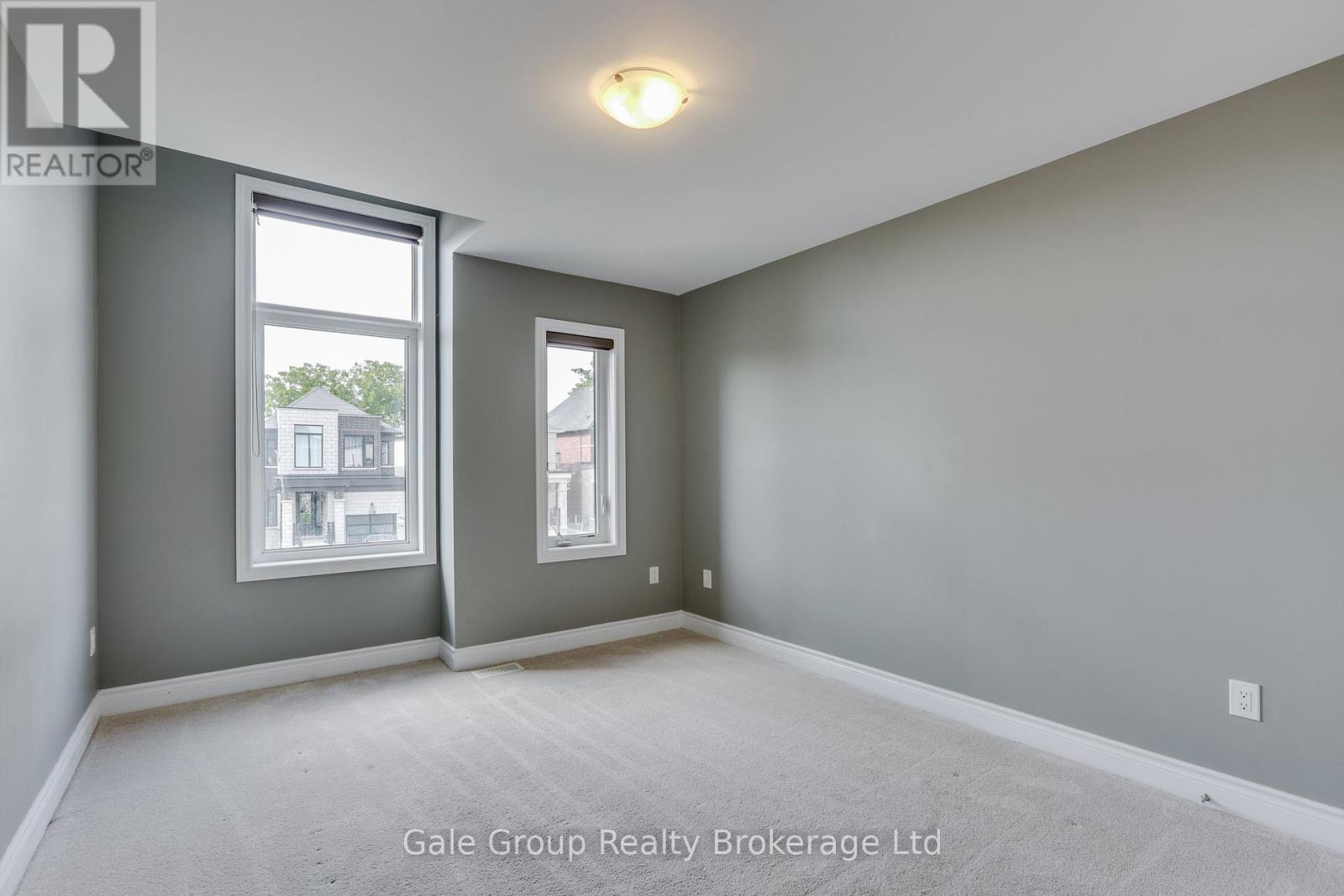 118 Huntingford Trail W Property Photo 35