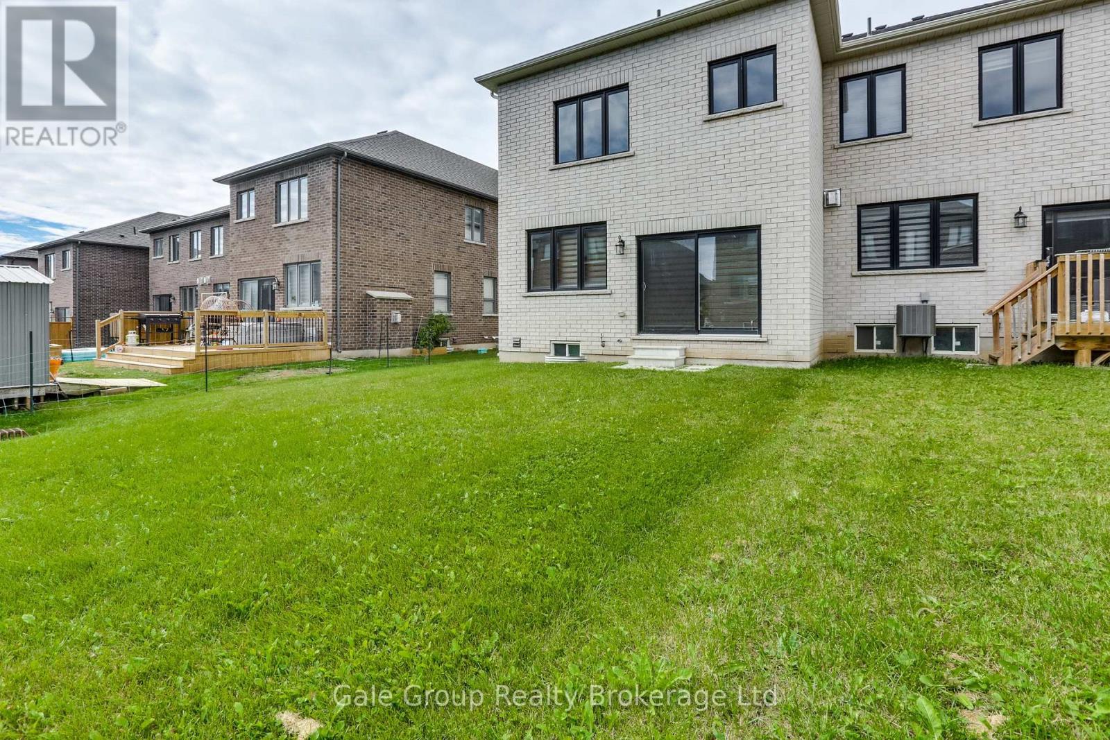118 Huntingford Trail W Property Photo 46