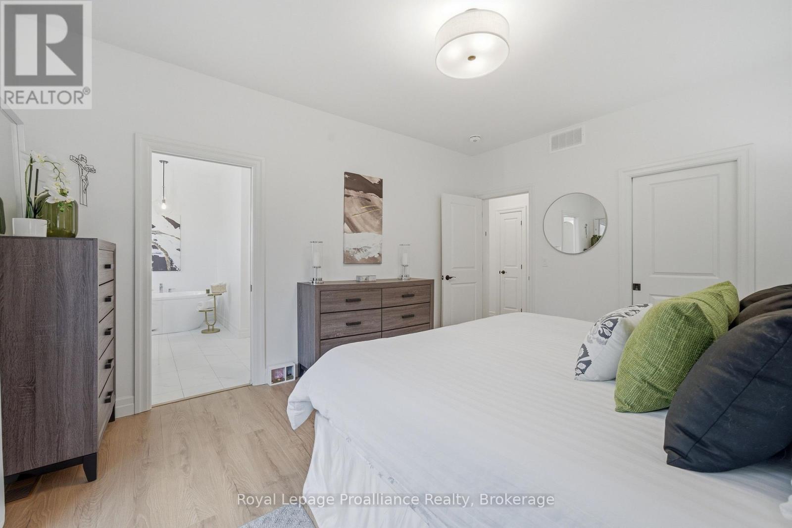 48 Deerview Drive Property Photo 23