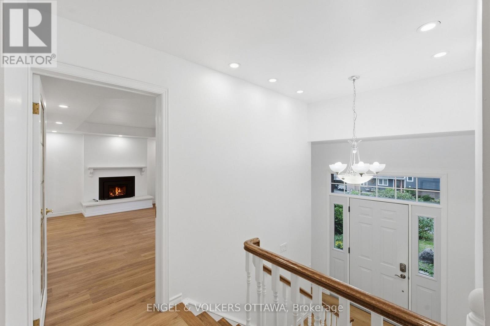 5293 Mclean Crescent Property Photo 7