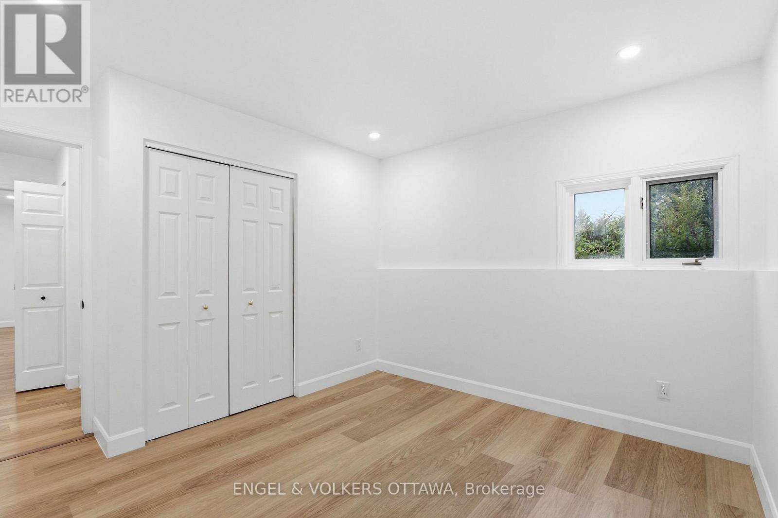 5293 Mclean Crescent Property Photo 25