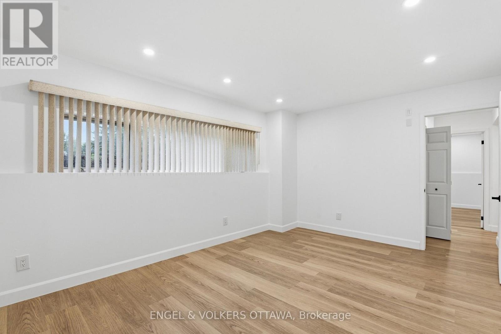 5293 Mclean Crescent Property Photo 29