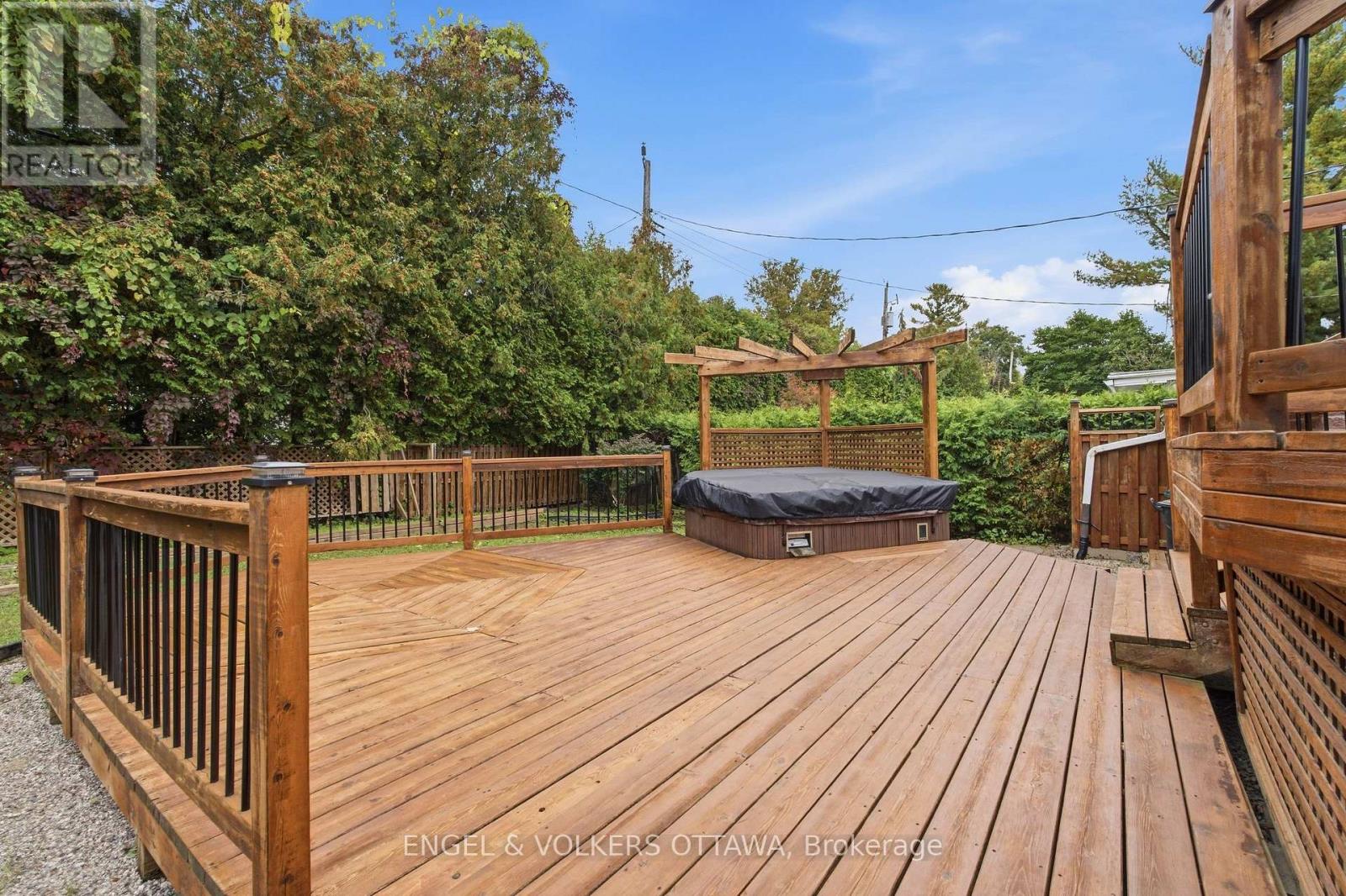 5293 Mclean Crescent Property Photo 40
