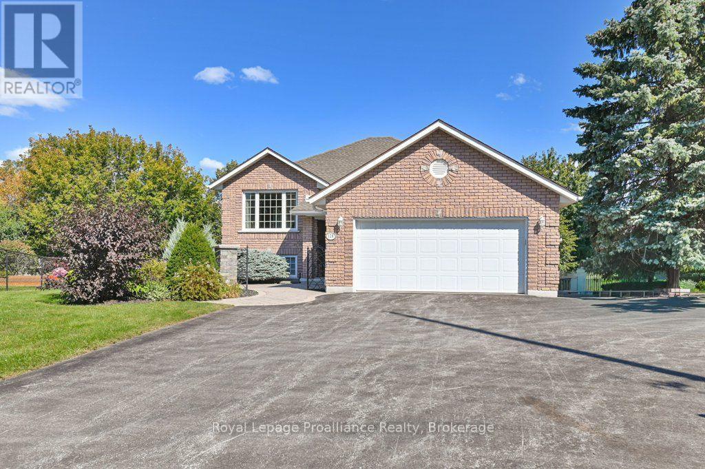 128 Maple Drive Property Photo 2