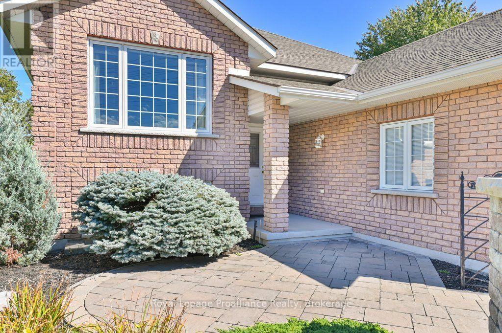 128 Maple Drive Property Photo 5