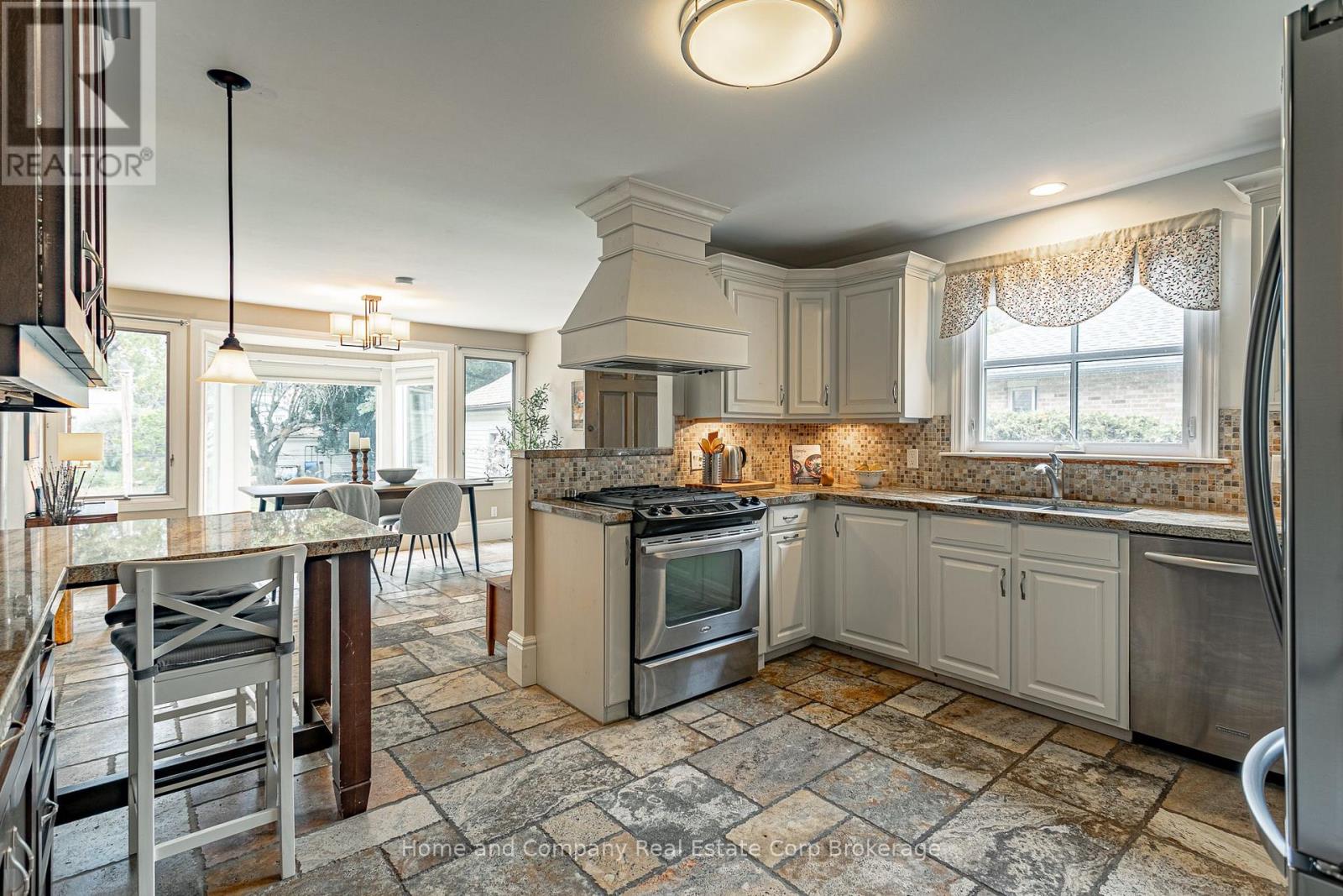 105 Centre Street Property Photo 13