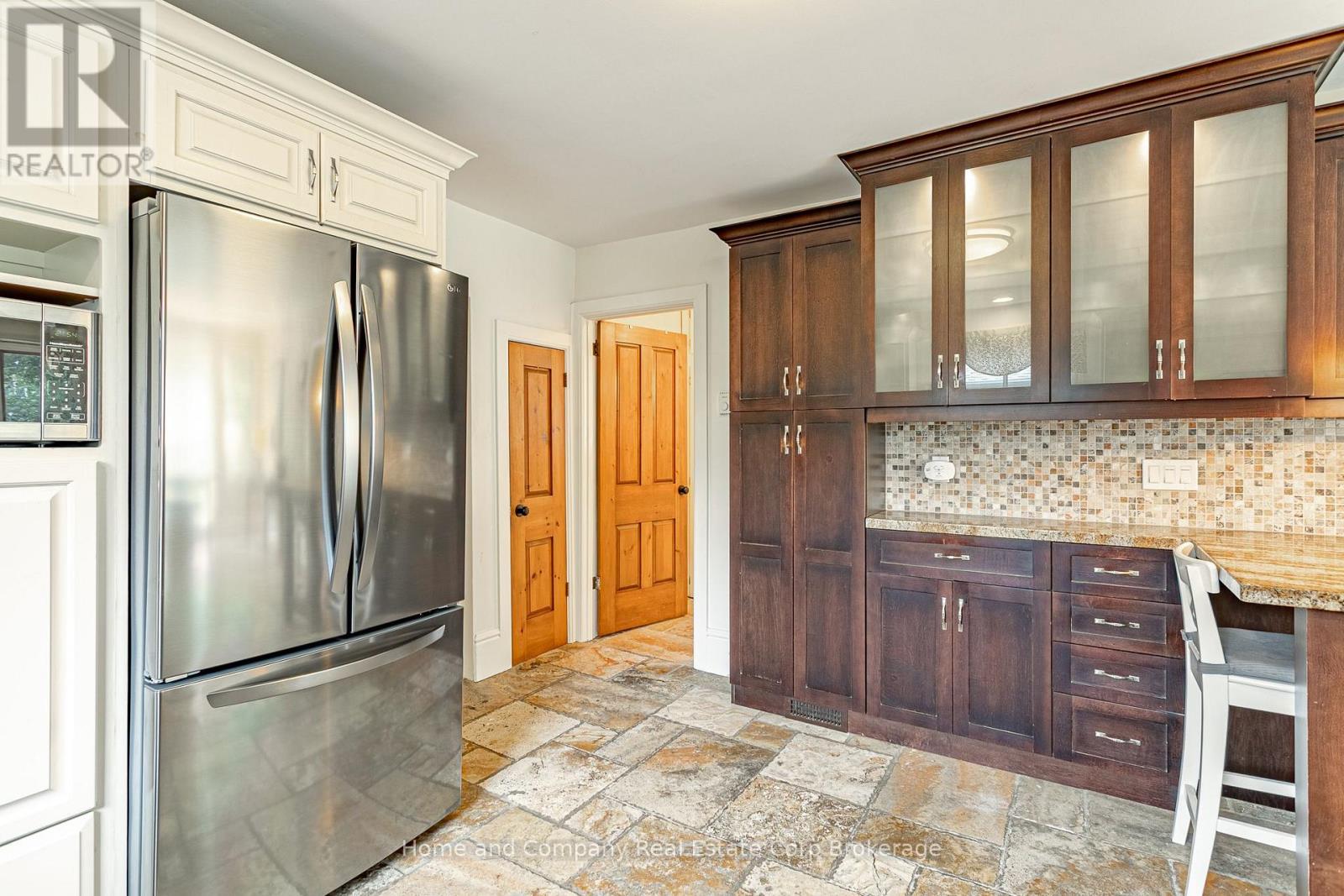 105 Centre Street Property Photo 15
