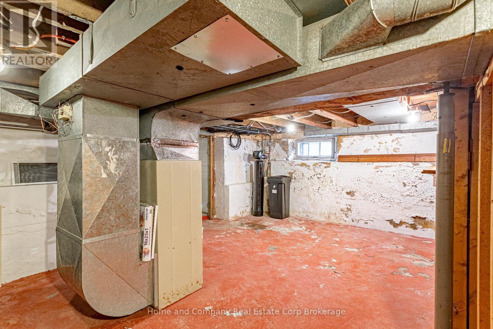 105 Centre Street Property Photo 25